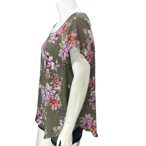 Torrid Womens Top Keyhole Cutout Georgette Blouse Green Floral Plus Size 2 | 2X - Picture 9 of 14